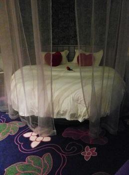 Miaozu Buyi Hotel Fenghuang Buitenkant foto